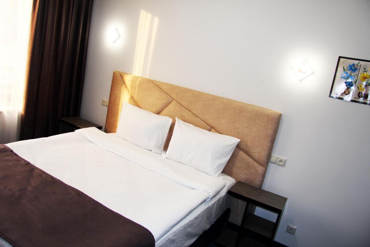 Nice Hotel Yerevan Luaran gambar