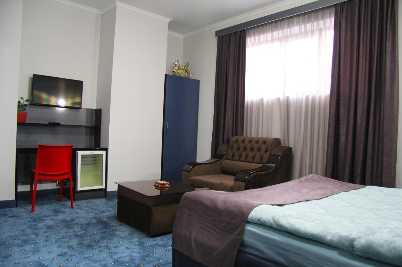Nice Hotel Yerevan Luaran gambar
