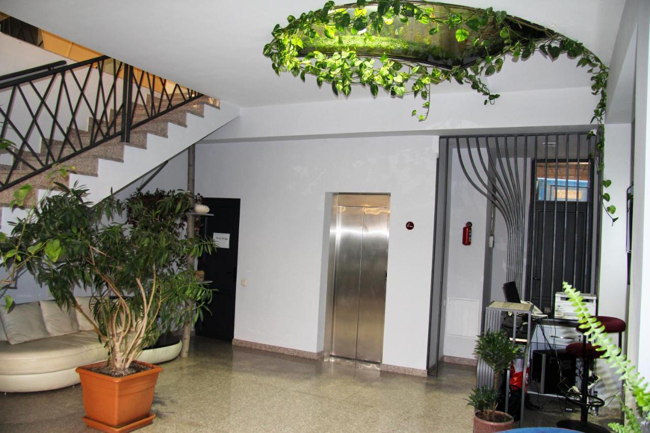Nice Hotel Yerevan Luaran gambar